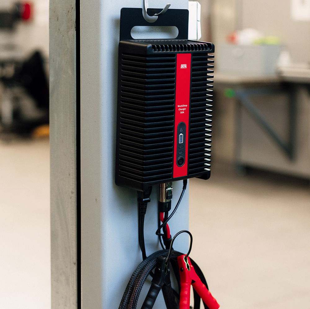 DEFA Workshop Charger 50AH 維修及展間用充電器