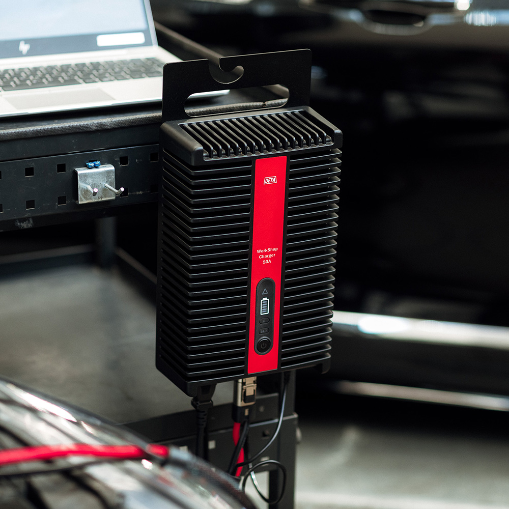 DEFA Workshop Charger 50AH 維修及展間用充電器